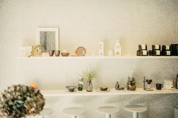 Visite guidée d'une maison autonome en milieu urbain